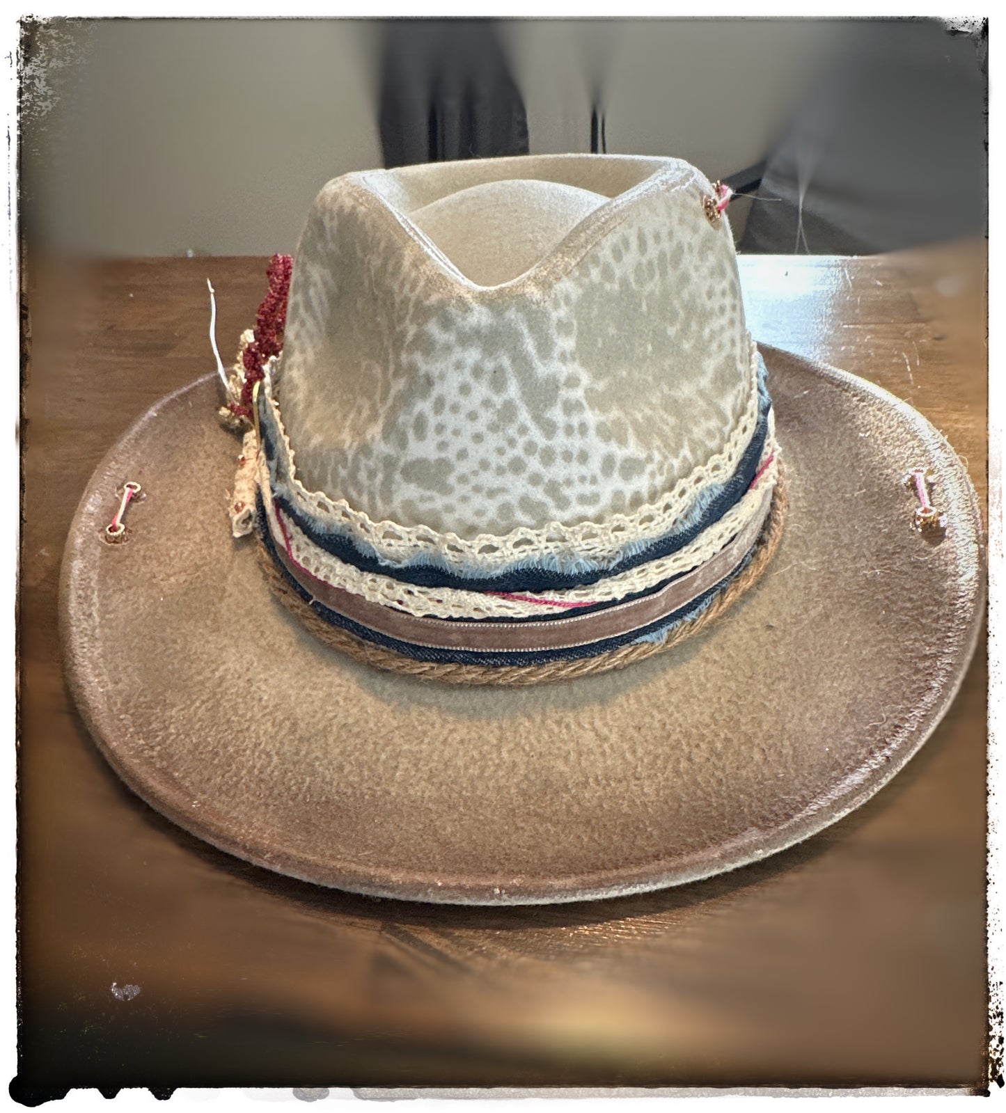 What would Dolly do Lid