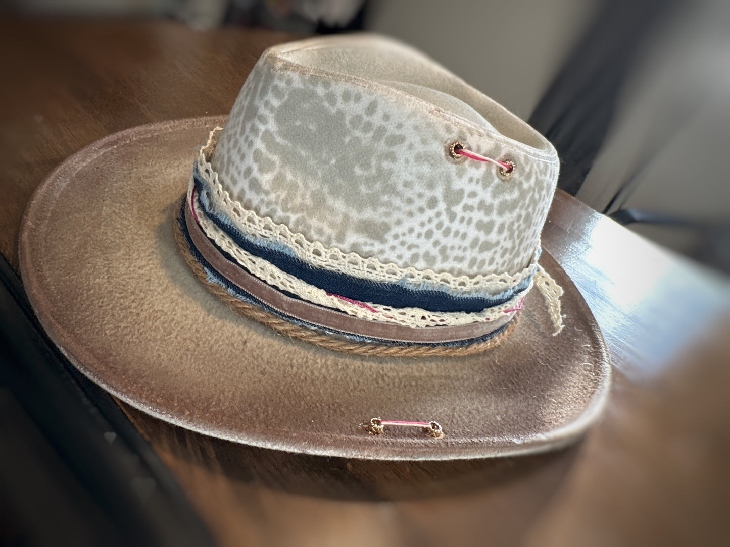 What would Dolly do Lid